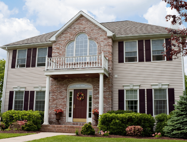Top to Bottom Exteriors provides roofing and siding services to homes in Oak Brook, Illinois.